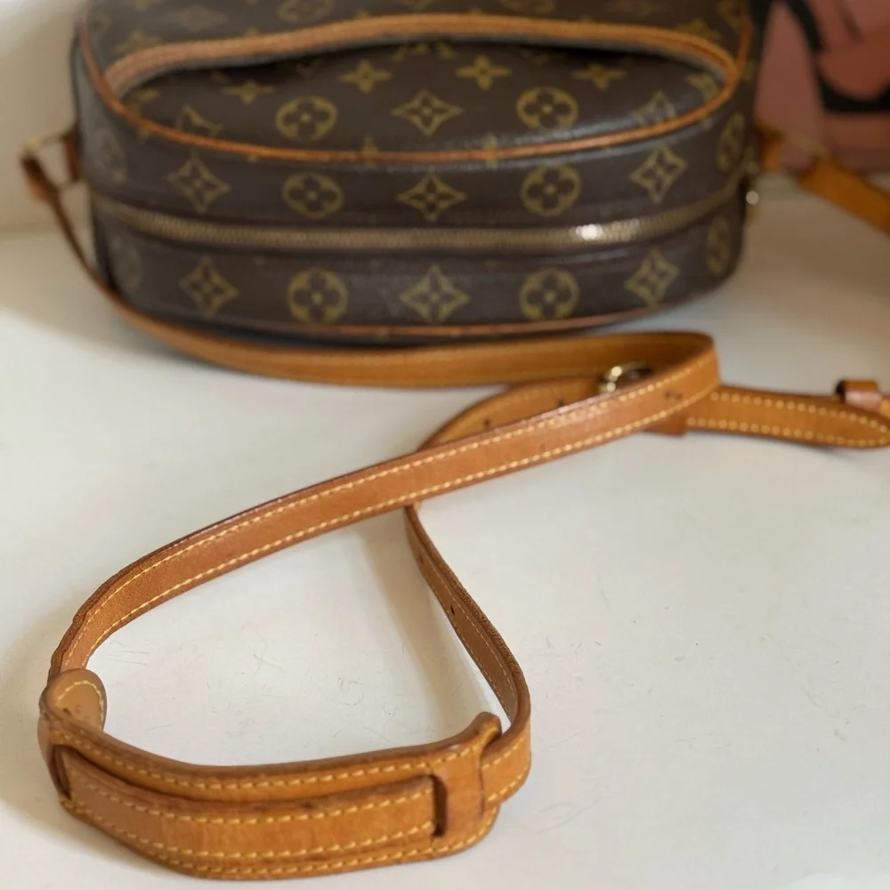 Louis Vuitton Blois Monogram Crossbody Bags 🌟 - Picture 9 of 14